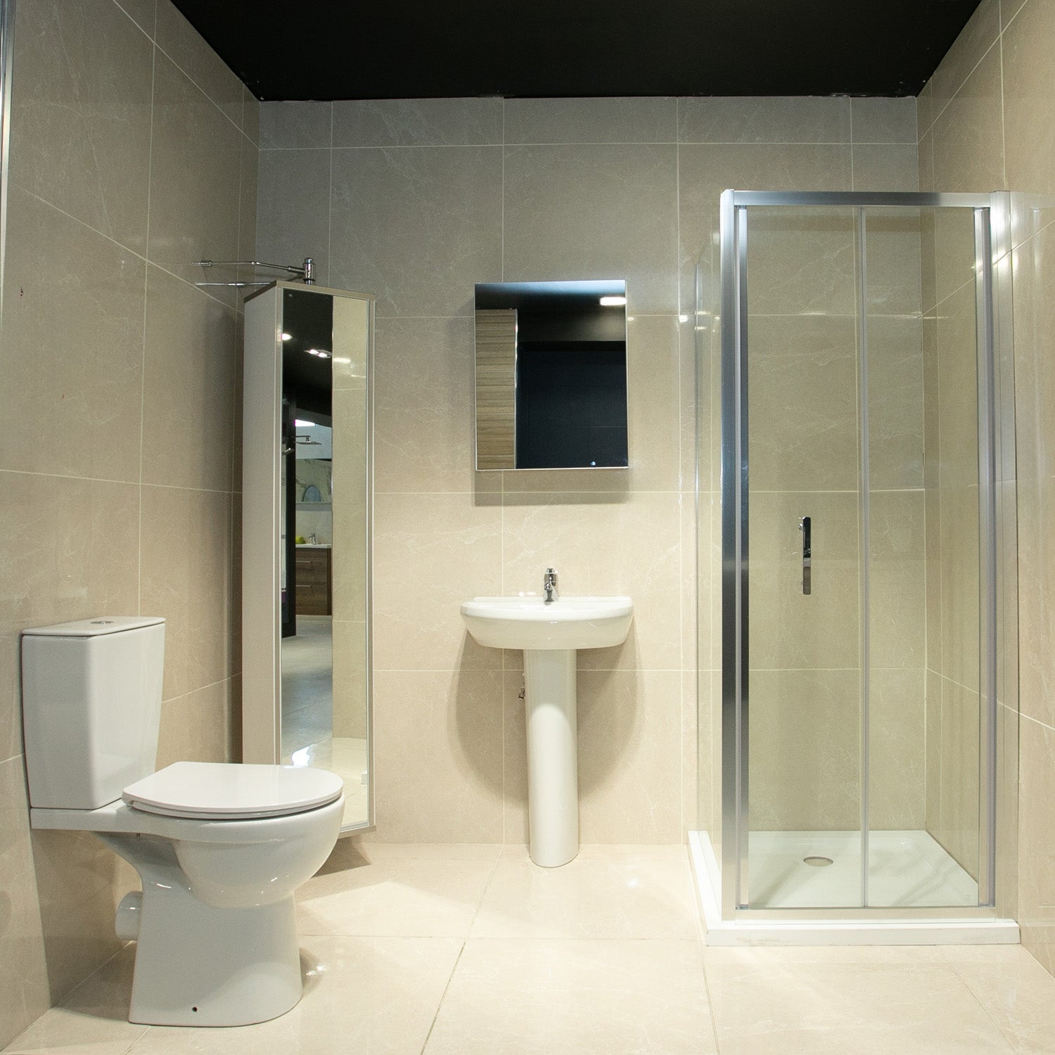 Showroom Bay 16