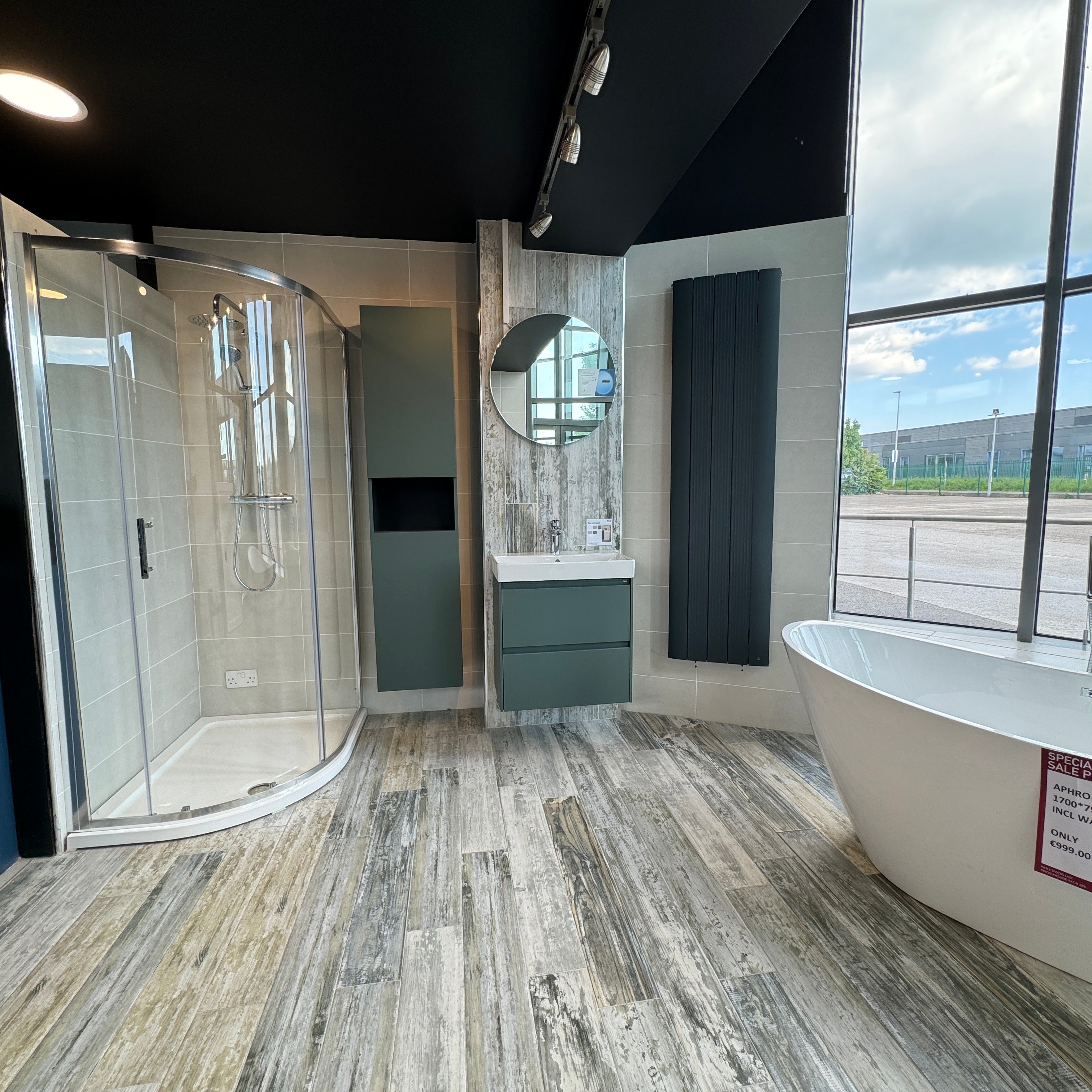 Showroom Bay 1